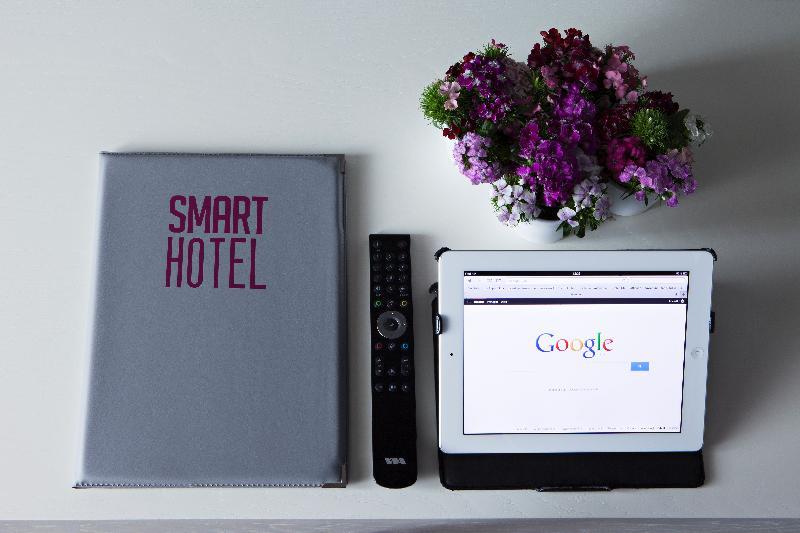 Moderno Hotel Roma Luaran gambar