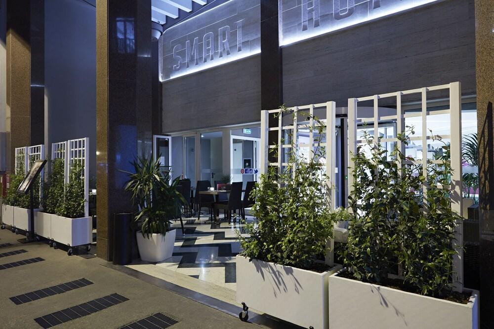 Moderno Hotel Roma Luaran gambar
