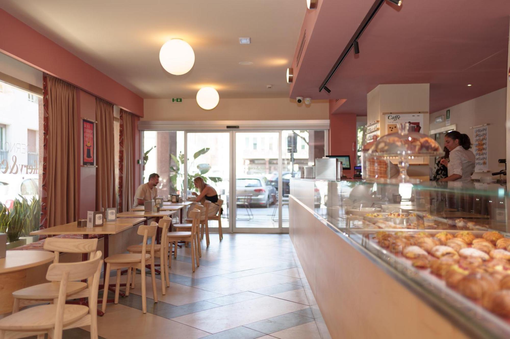 Moderno Hotel Roma Luaran gambar