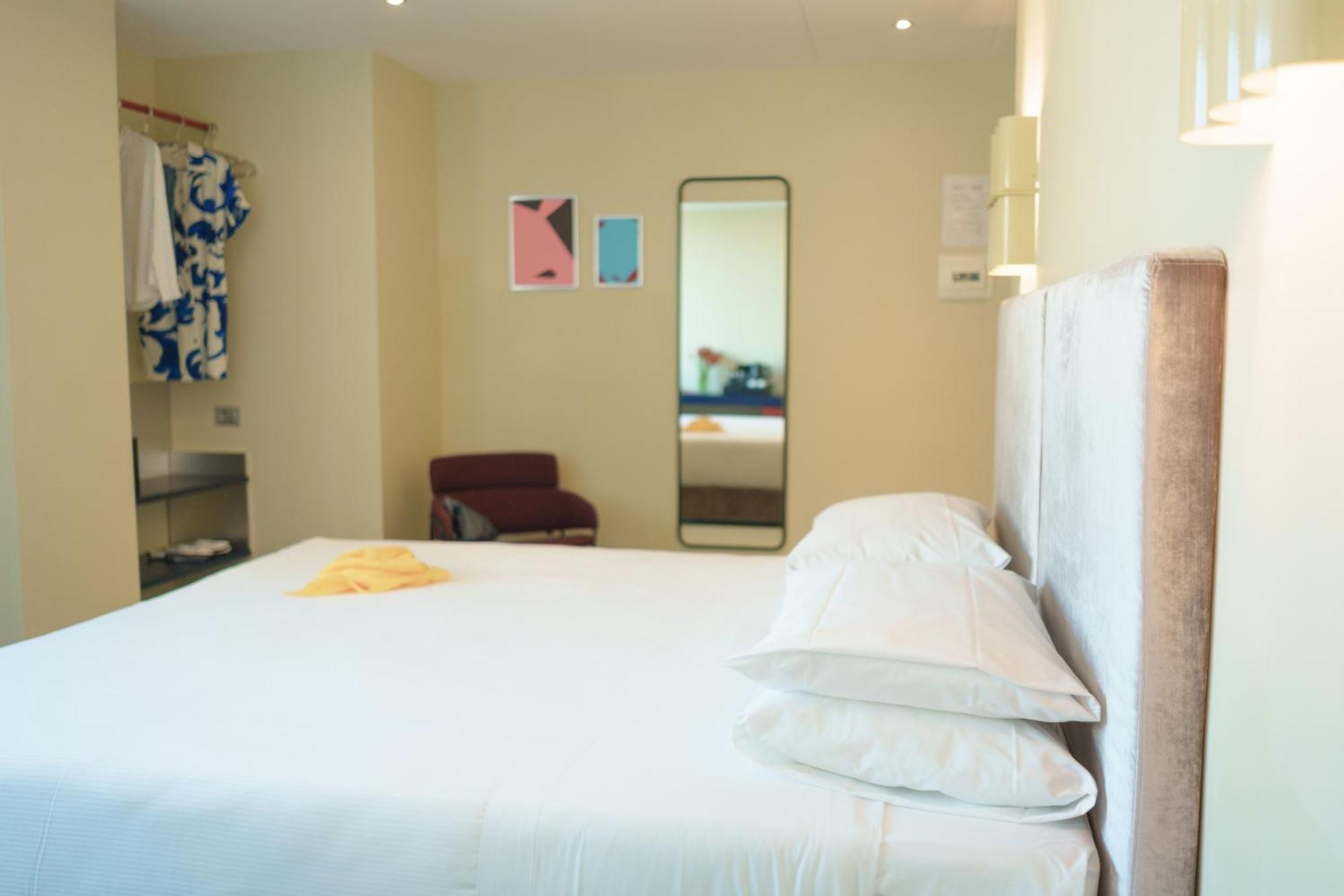 Moderno Hotel Roma Luaran gambar