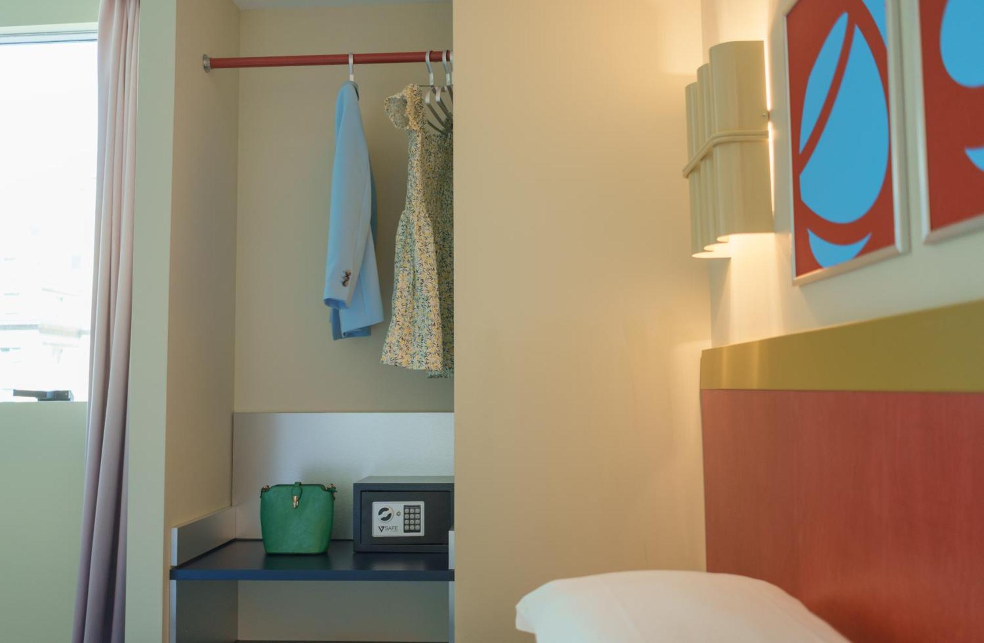 Moderno Hotel Roma Luaran gambar